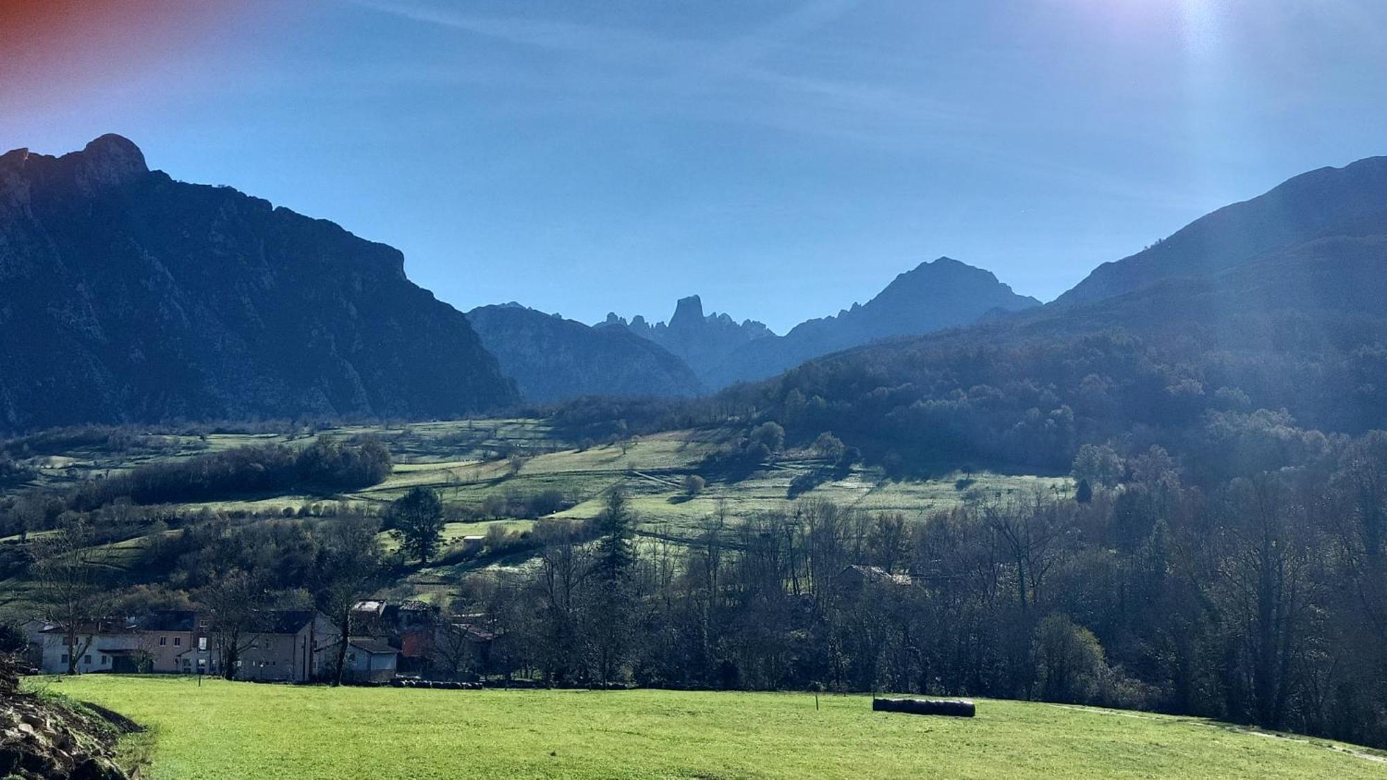 Vila La Casa De La Vega Arenas De Cabrales Exteriér fotografie